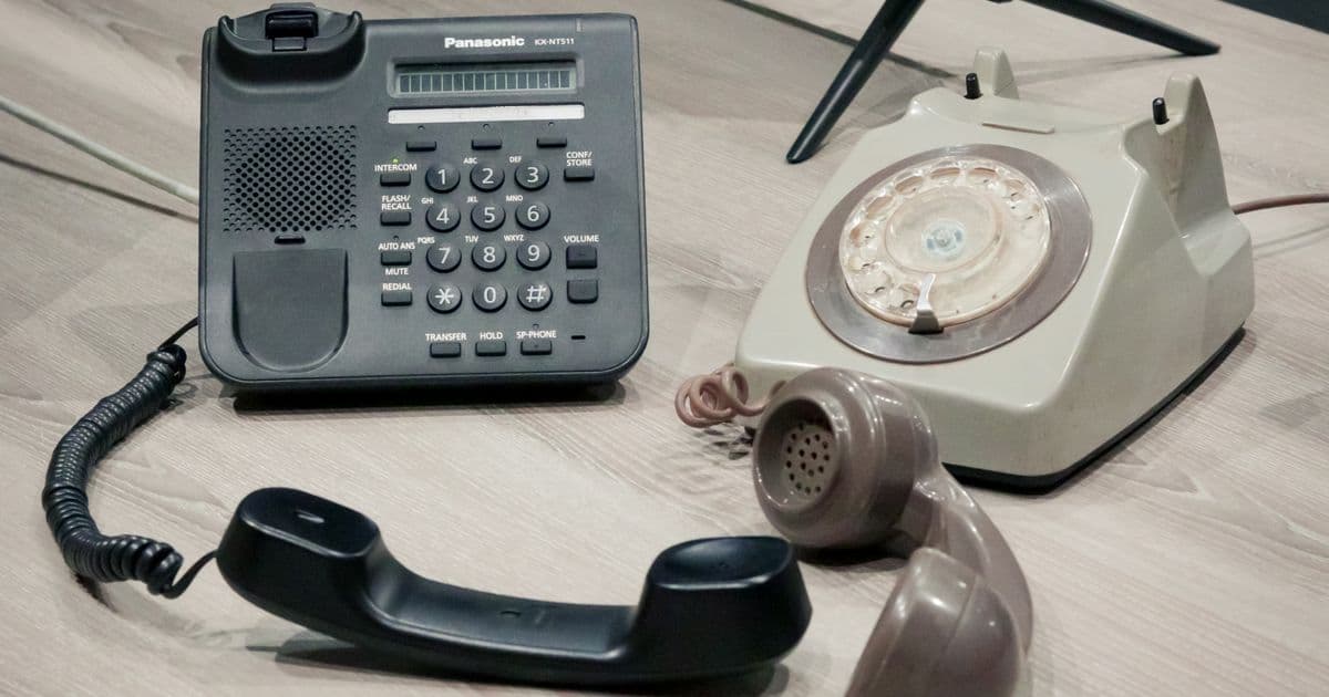 Best AI Receptionist for Small Business (2026 Buyer's Guide)